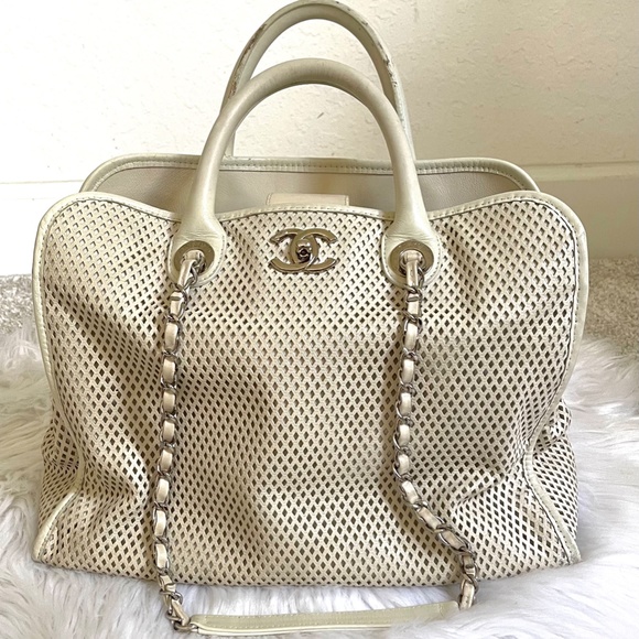 [ SOLD ] CHANEL White Mesh Handbag Tote - Picture 12 of 12